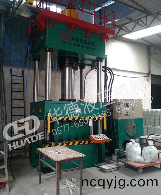 HDY71係列(lie)四柱(zhu)液壓(ya)機